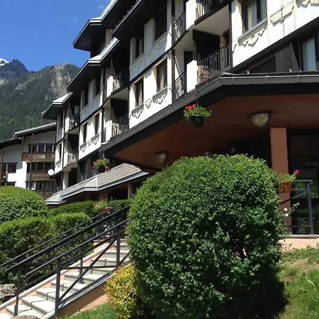 Au Coeur De Chamonix, Un Ecrin De Verdure